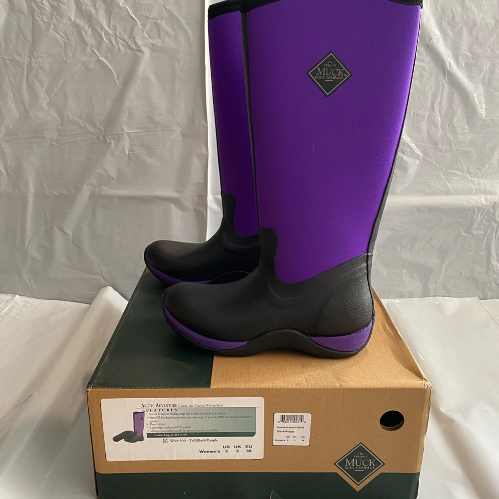 Women’s arctic adventure muck boot size 5 purple